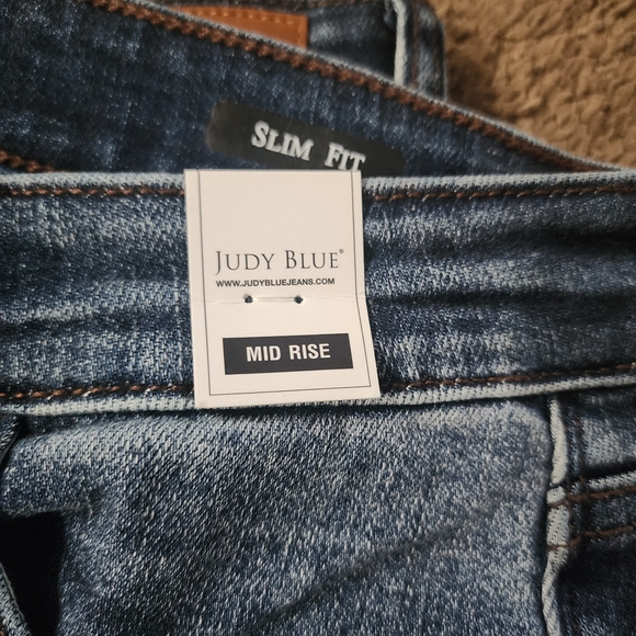 Judy Blue Dark Wash Skinny Jeans - Picture 2 of 3